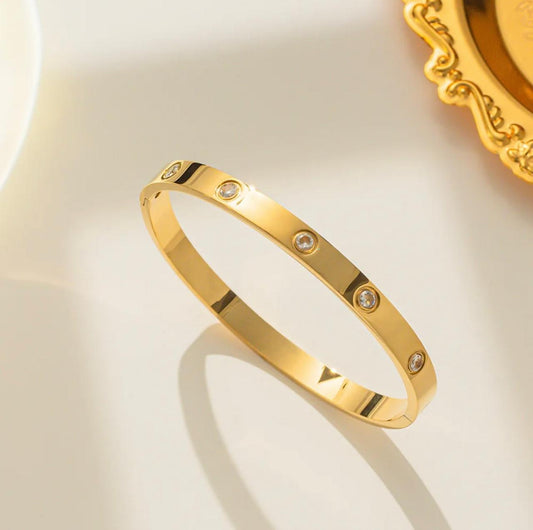Cartier Handcuff: Elevate Your Style with Timeless Elegance - Available Now!